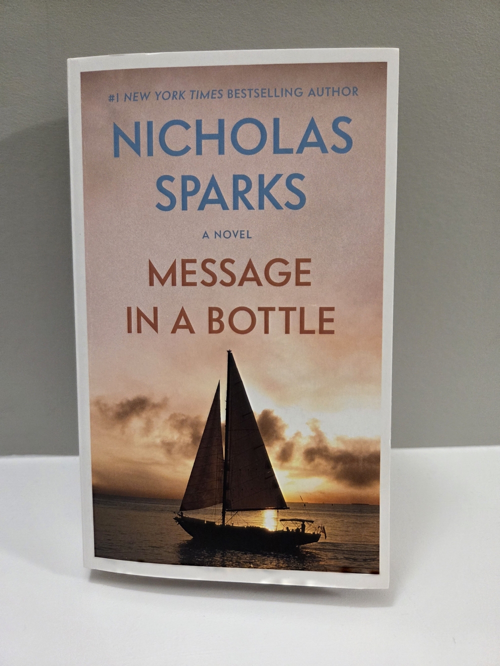Nicholas Sparks Message in a Bottle Paperback Romance Novel Book Drama Life Love